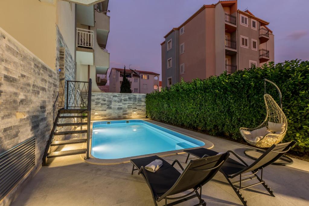 Pool area