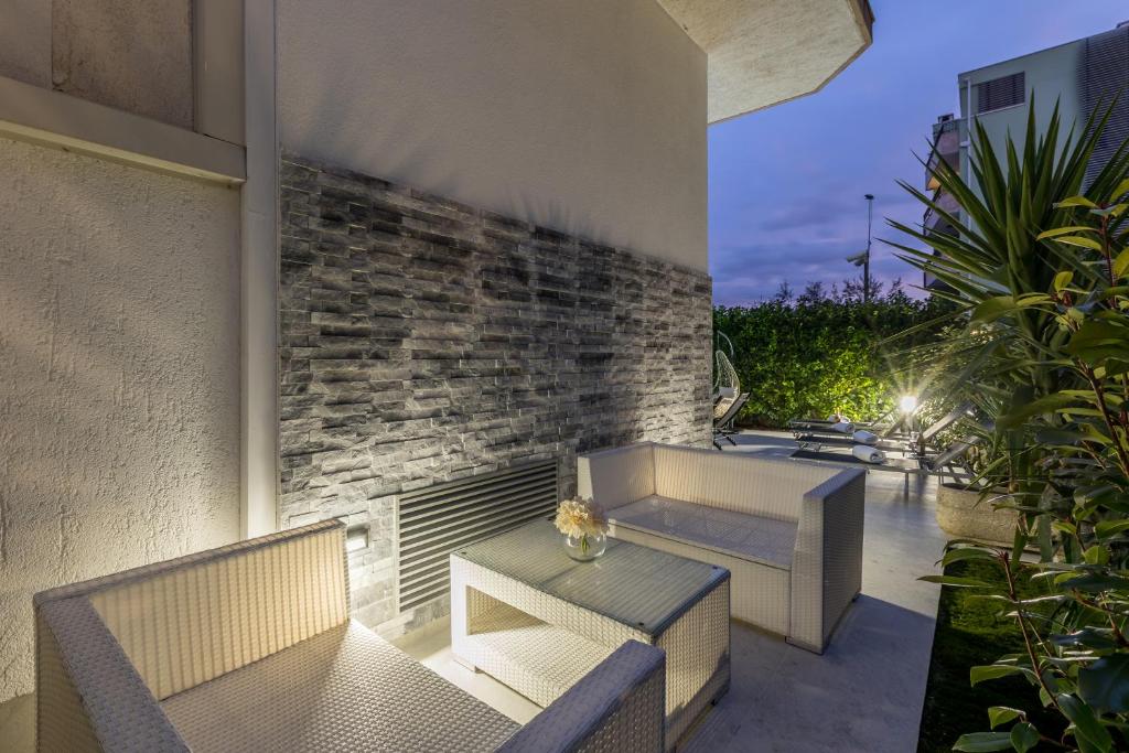 Pool area